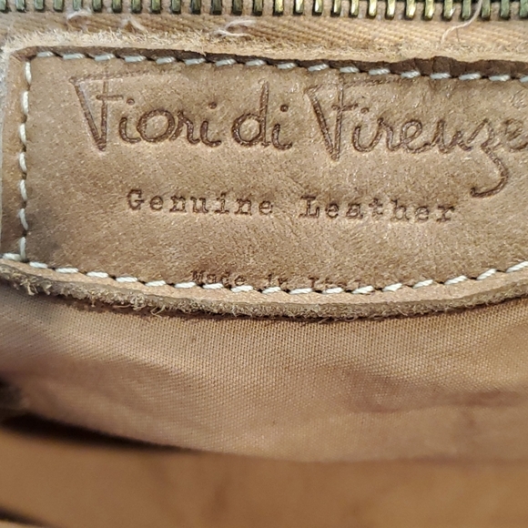 Viori di Vireuze Leather Shoulder Bag - Picture 8 of 9